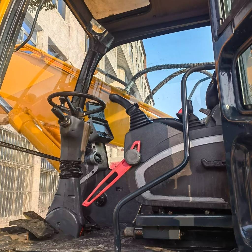 2024 Hyundai 210W-9-49045438