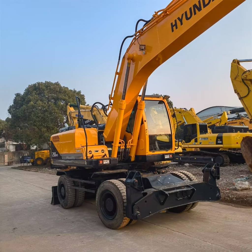 2024 Hyundai 210W-9-49045432