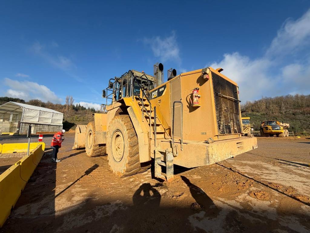 CAT 990 H
