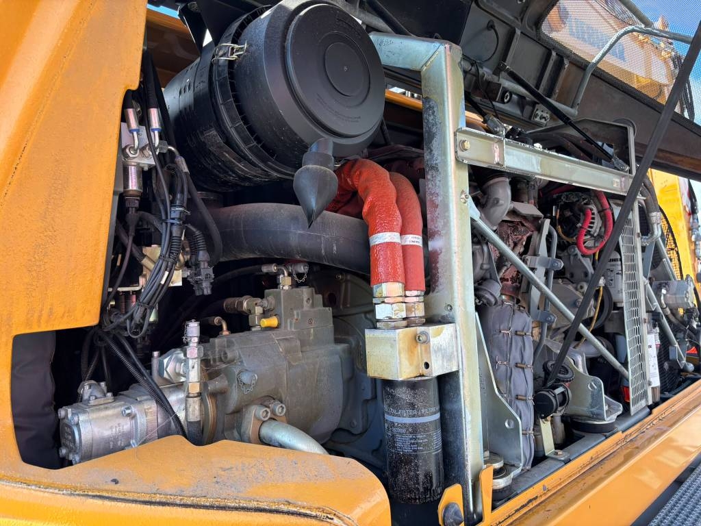 liebherr-a-918-compact-pyoritt,6613e9bf