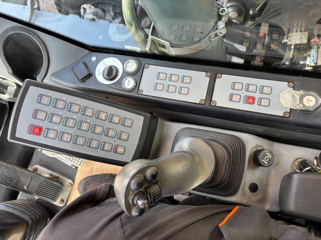 liebherr-a-918-compact-pyoritt,8931c811