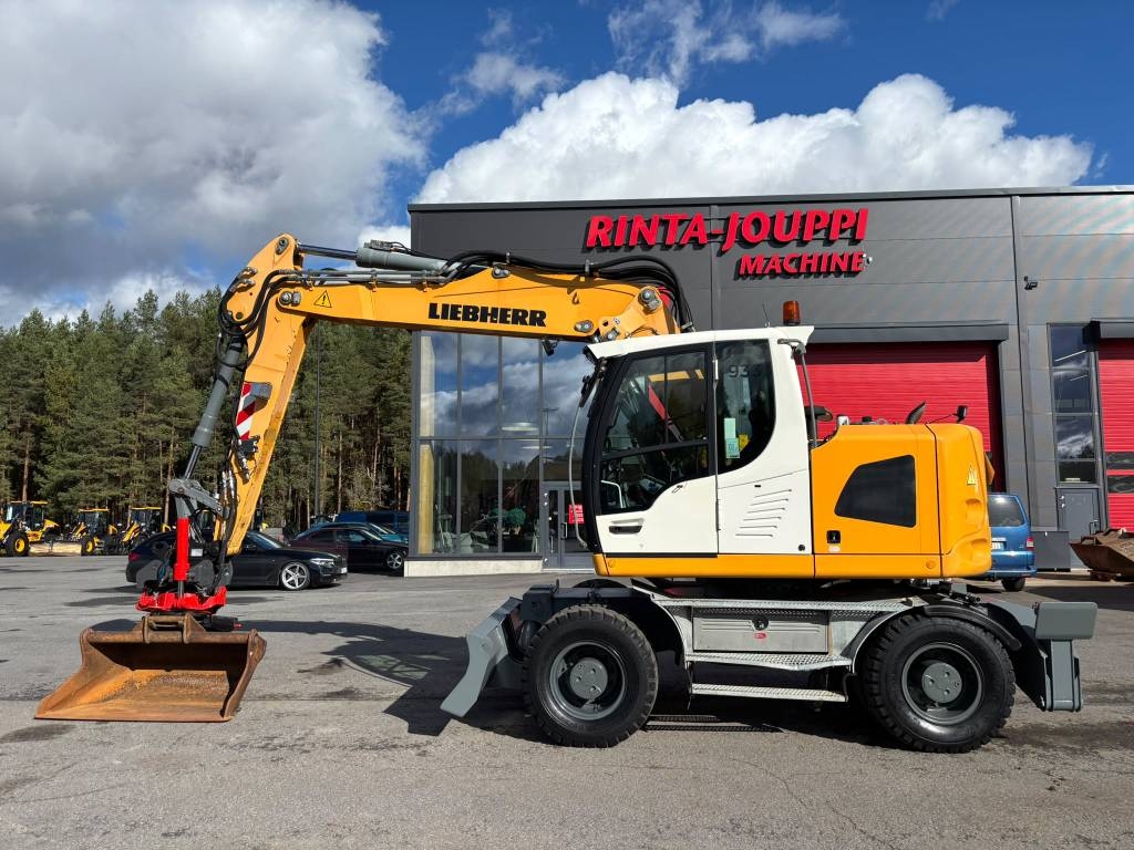 liebherr-a-918-compact-pyoritt,8b2cf364
