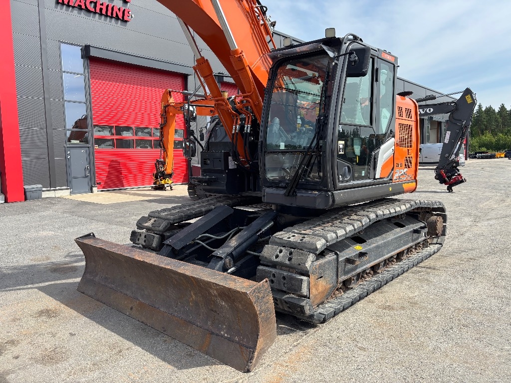 Hitachi ZX 225 USLC-7 - Crawler excavators | Rinta-Jouppi Machine