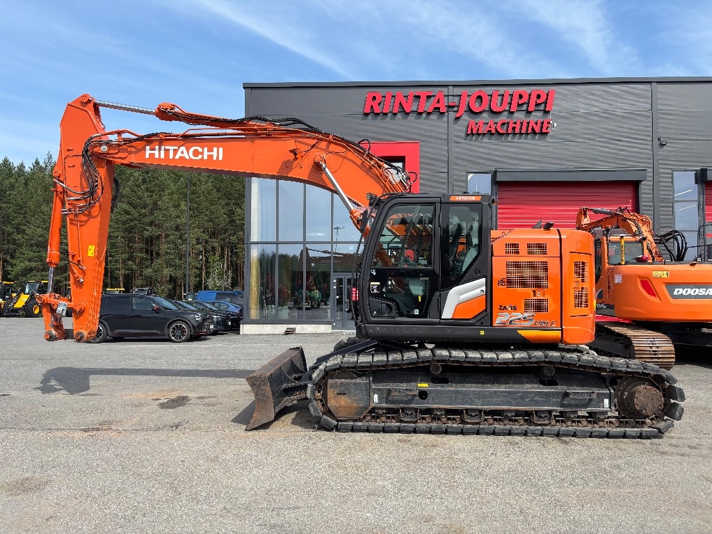 Hitachi ZX 225 USLC-7 - Crawler excavators | Rinta-Jouppi Machine