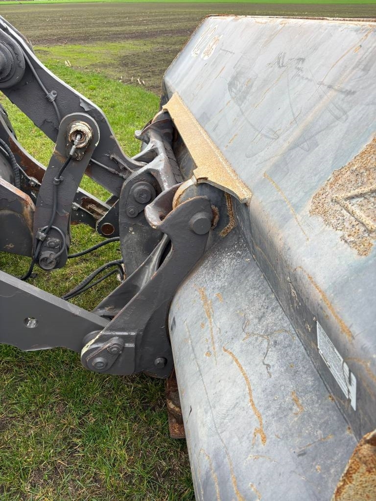 Volvo L 90 H (On Transport)