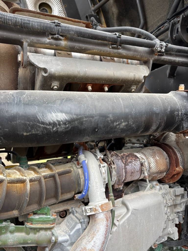 Volvo L 90 H (On Transport)