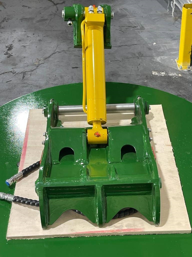 taken.bz JM Attachments Hydraulic Thumb for Hitachi ZX17-2/ZX17U