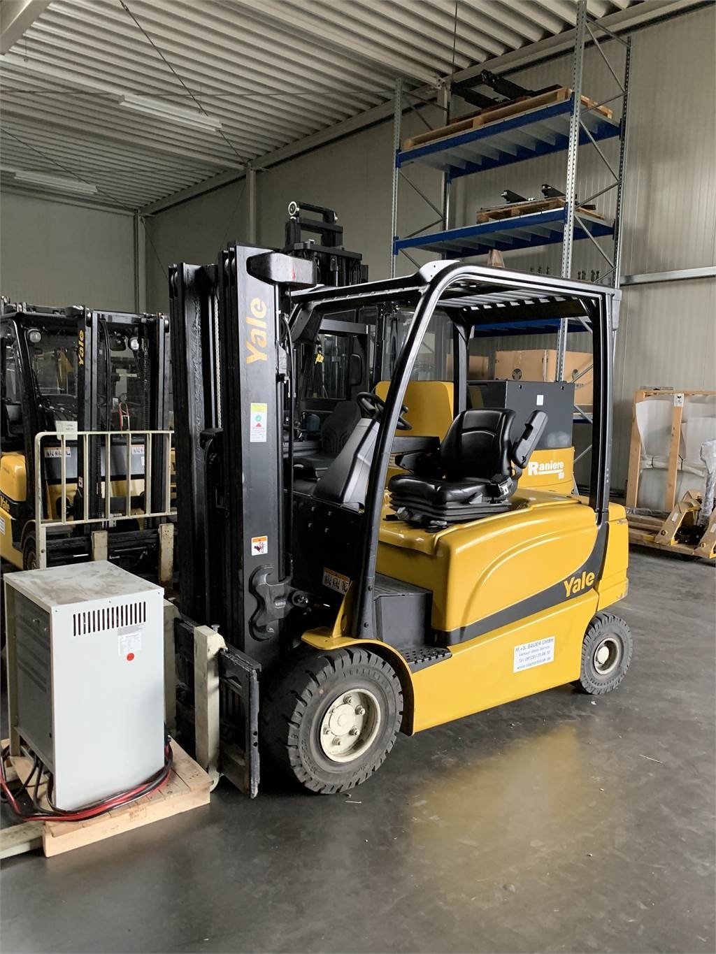 Yale ERP30VL Electric counterbalance Forklifts Material Handling Yale