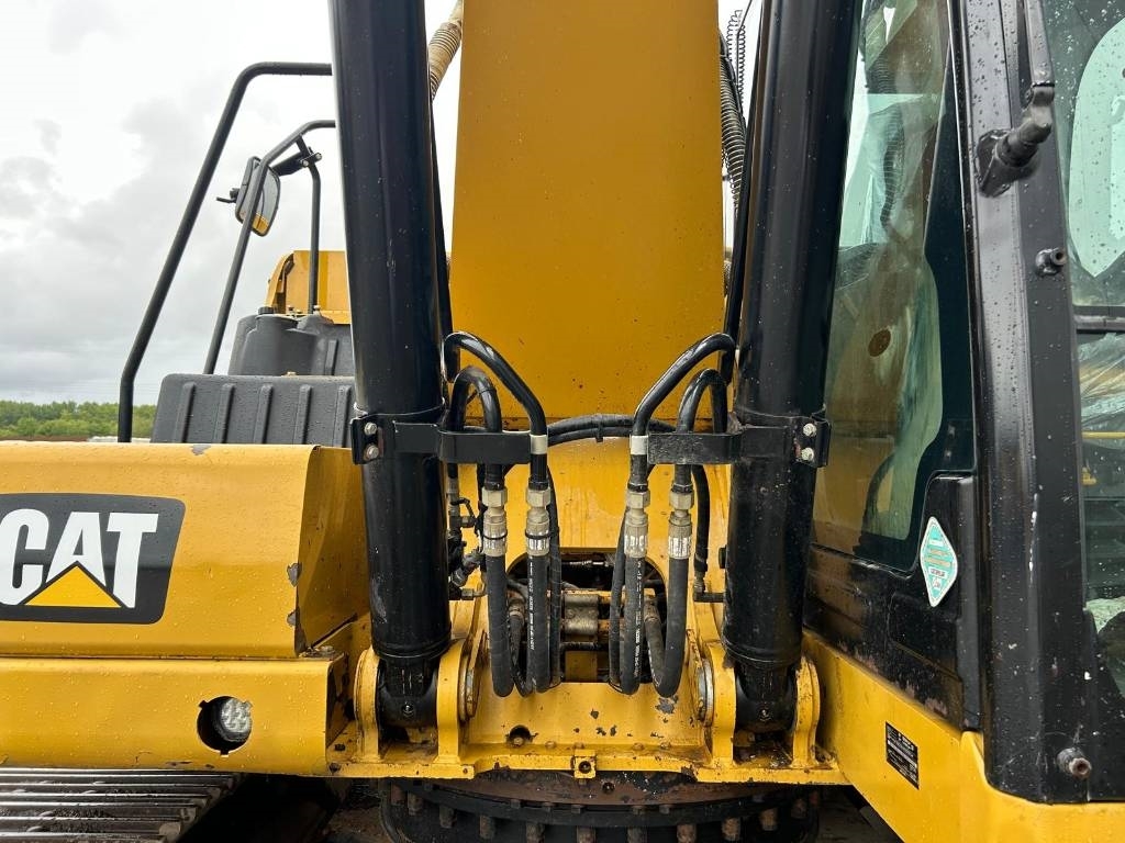 CAT 320