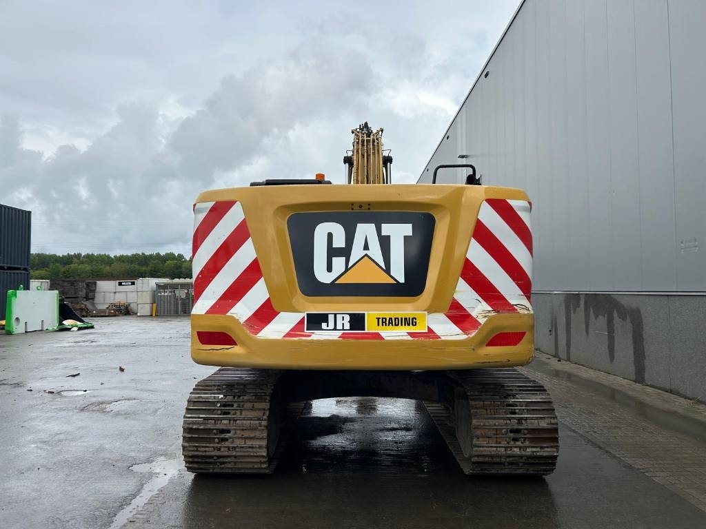 CAT 320