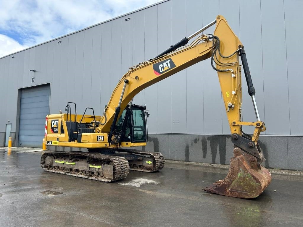 CAT 320