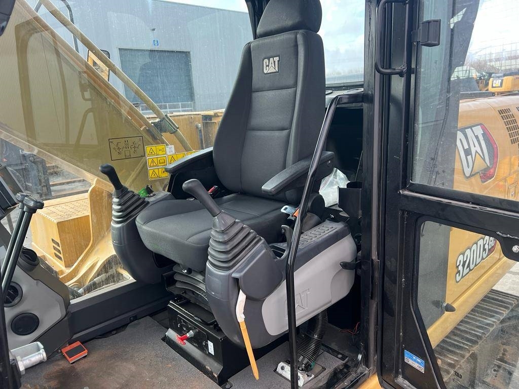 CAT 320 D3 GC