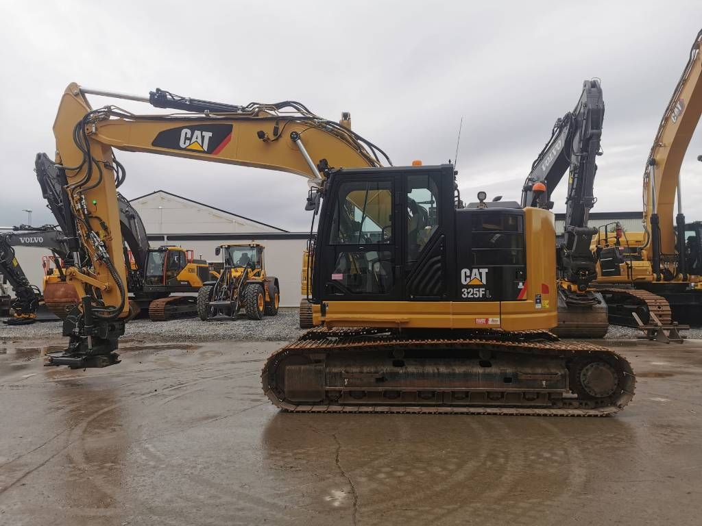Bandgrävare CAT 325 FL CR