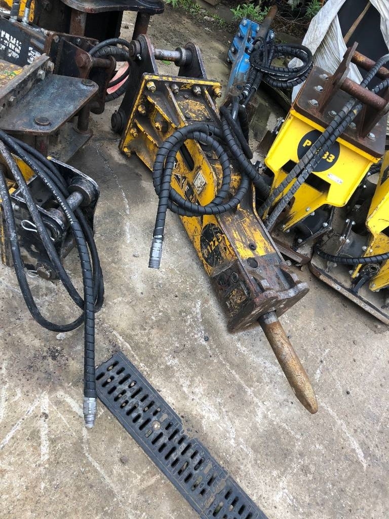 GiANT KR30, Hammers / Breakers, Construction