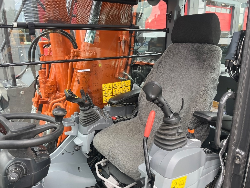hitachi-zx-135-w-7-huippu-varu,facd2b7a