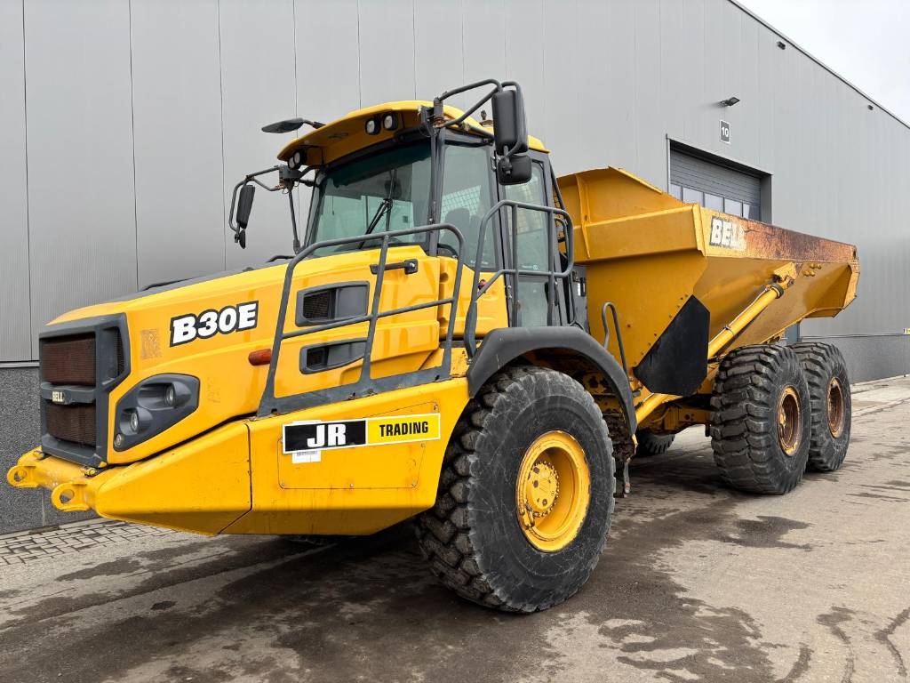 Bell B 30 E (New Tires)