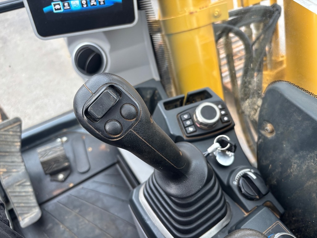 kobelco-sk-180-lc-uusi-alakert,f8cdf802