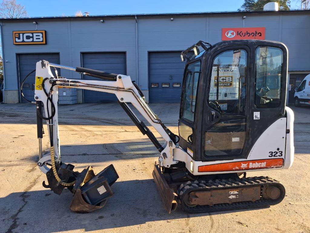 Bobcat 323 J