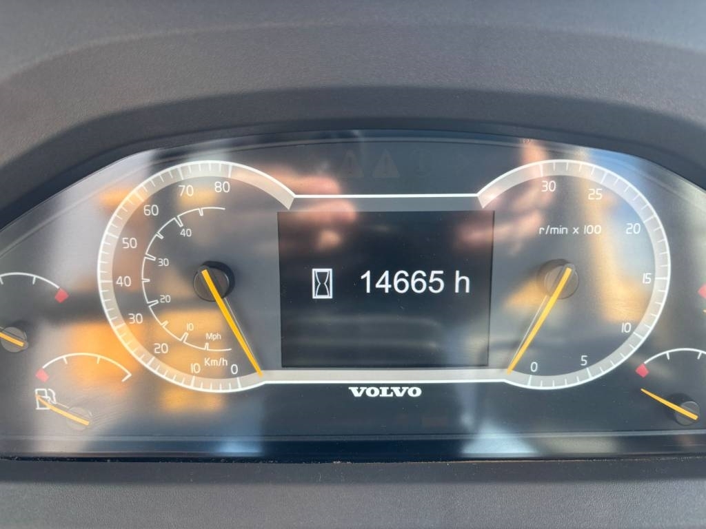 Volvo A 40 F