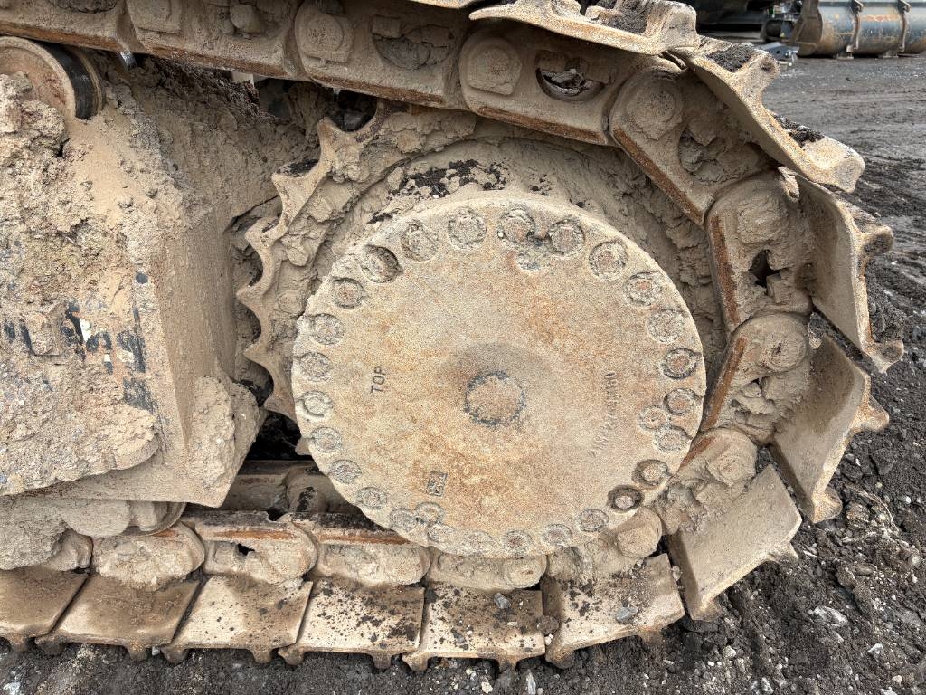 Komatsu PC700LC-11