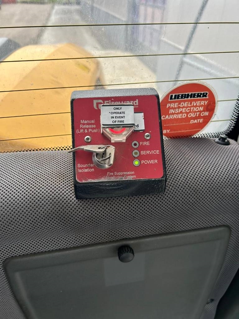 Liebherr L 550 (Comes with High-tip - Mit Hochkipper)