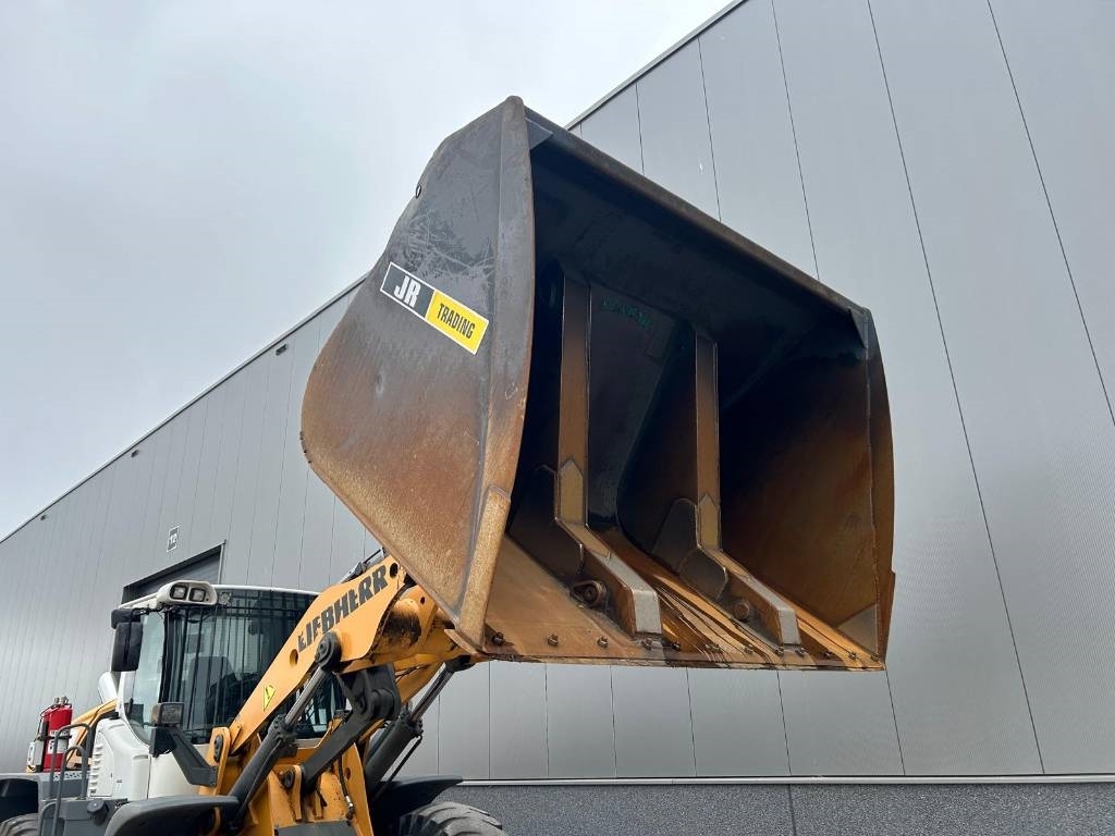 Liebherr L 550 (Comes with High-tip - Mit Hochkipper)