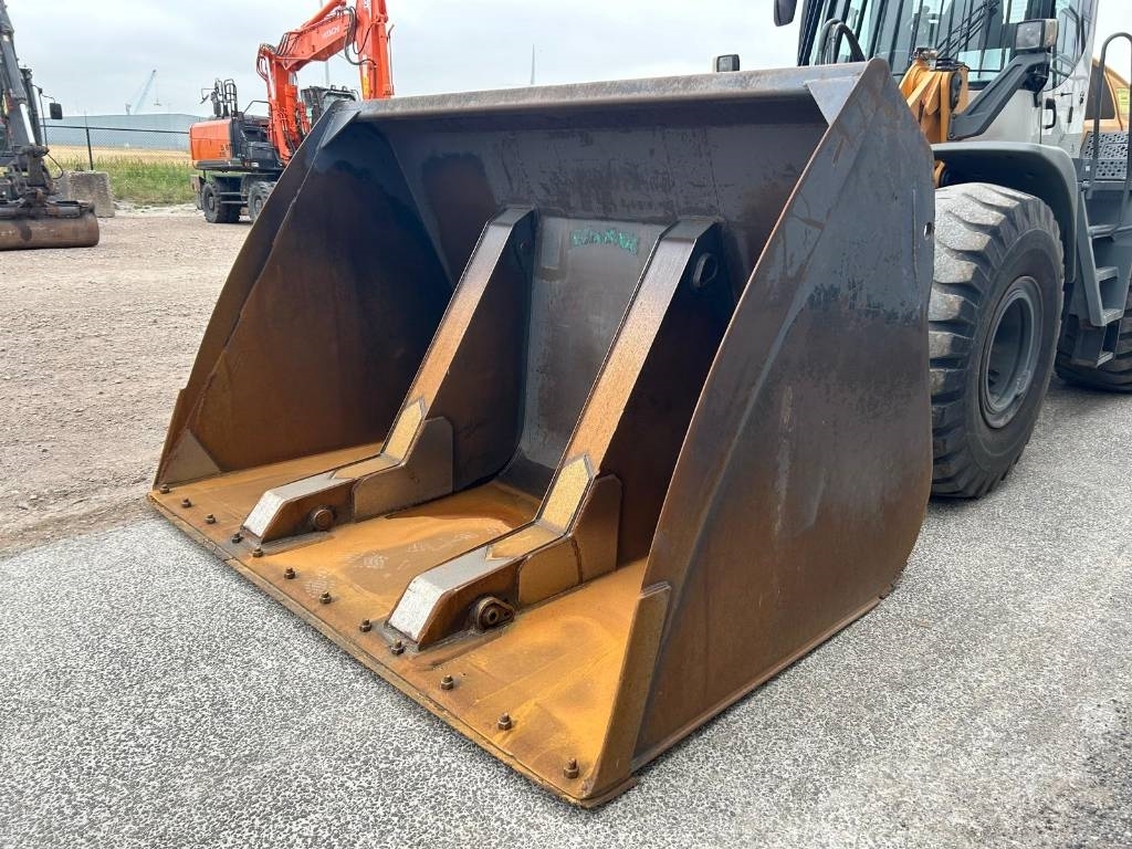 Liebherr L 550 (Comes with High-tip - Mit Hochkipper)