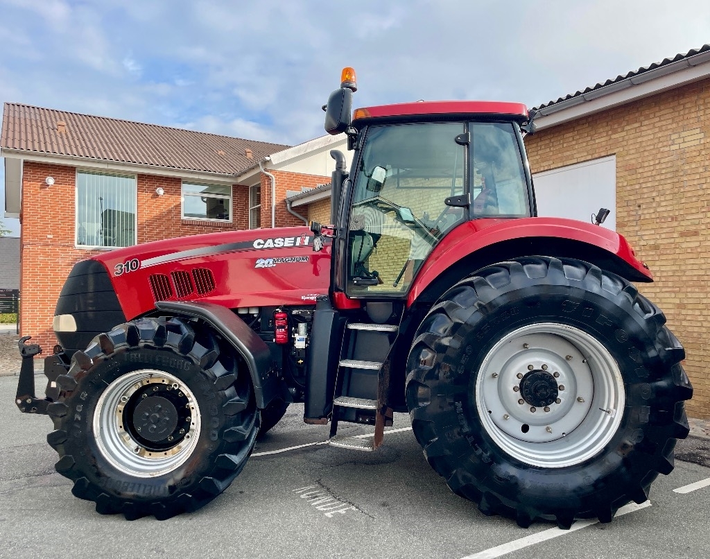 Case IH Magnum 310
