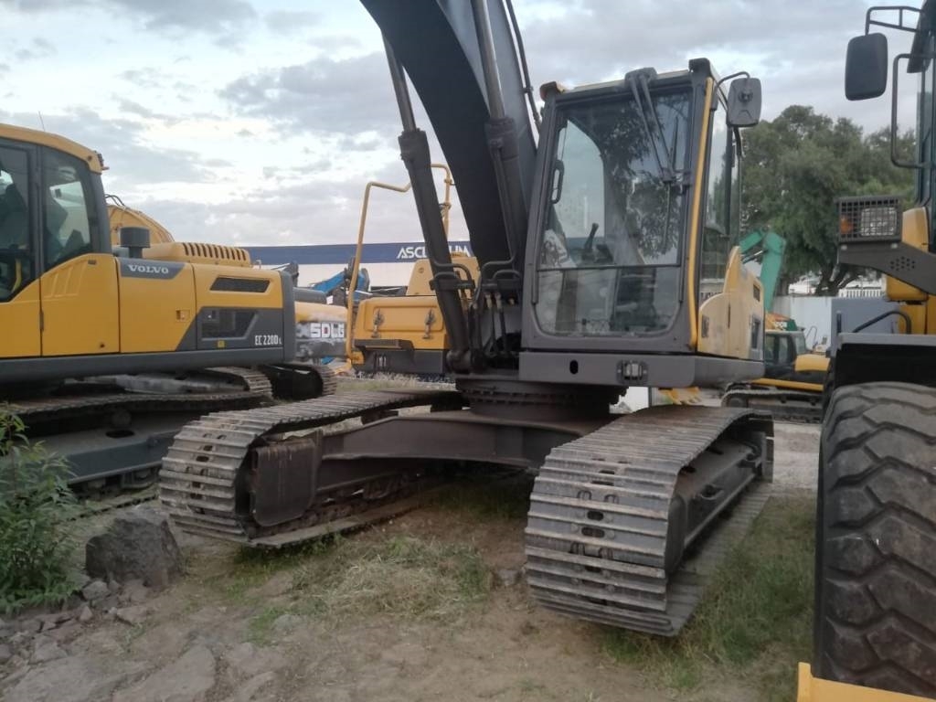 Volvo ec 220 dl
