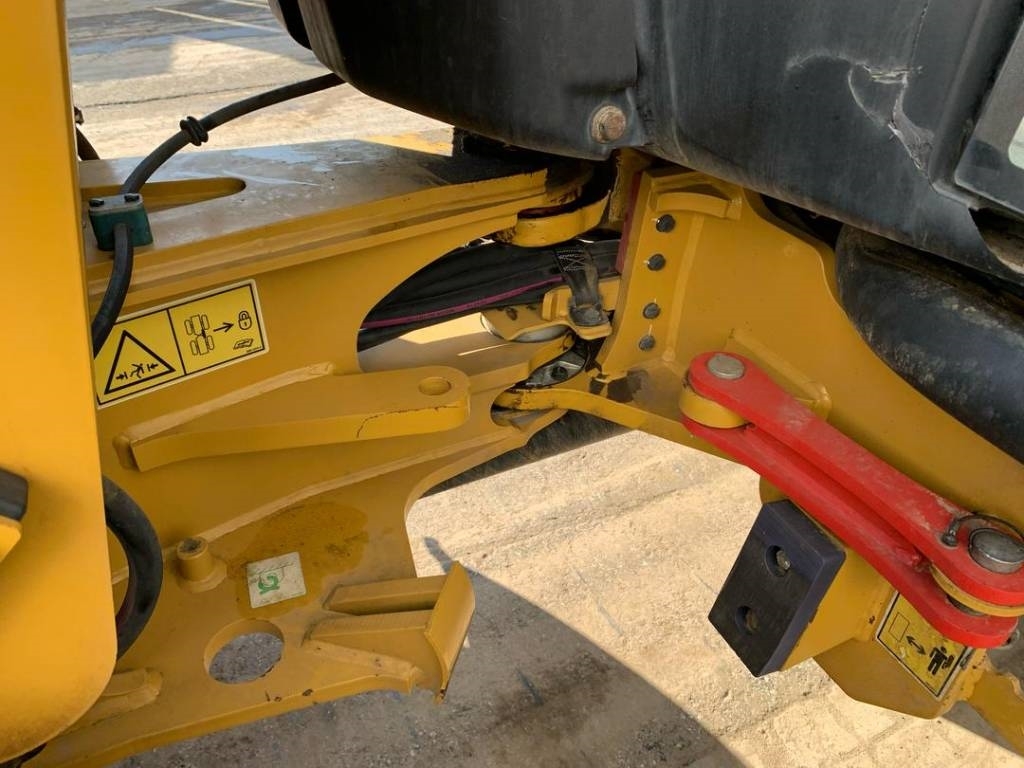 CAT 906