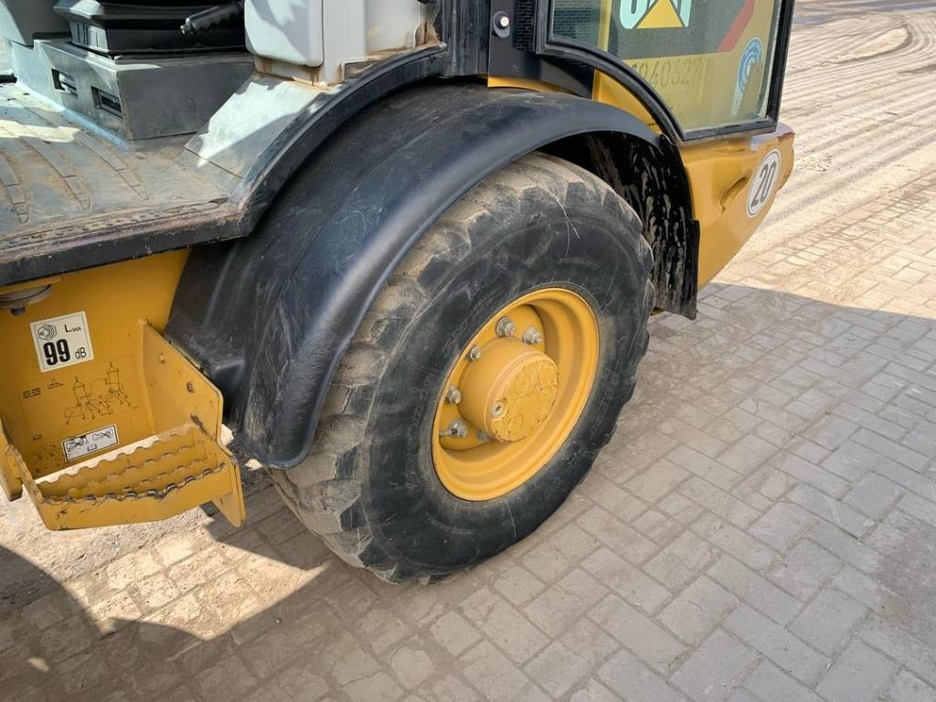 CAT 906