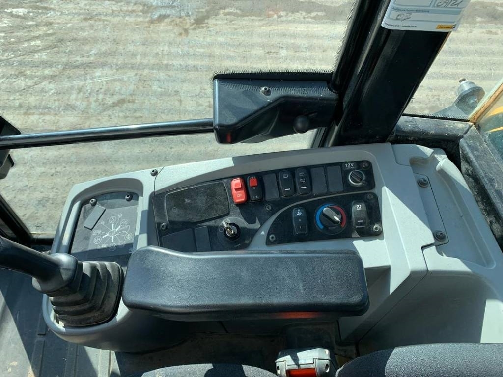 CAT 906