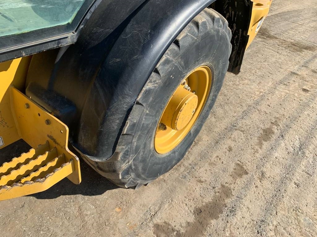 CAT 906