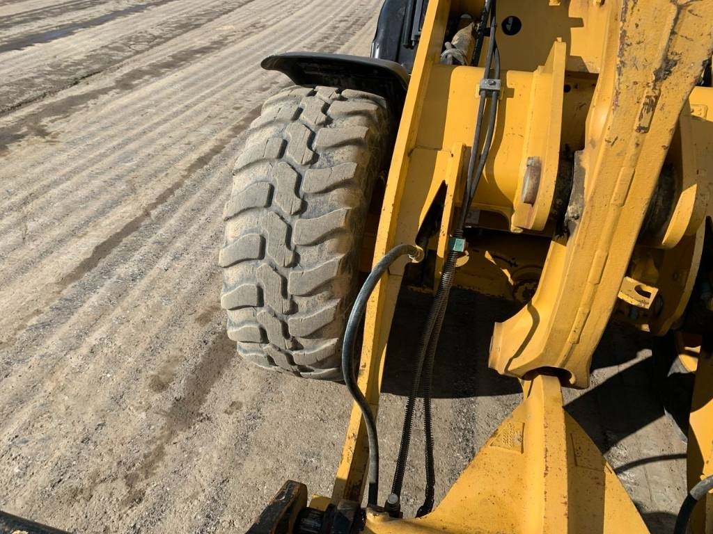 CAT 906