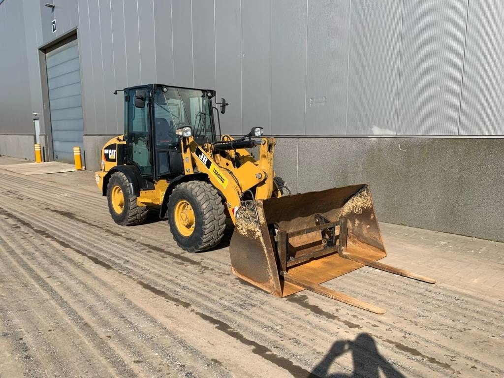 CAT 906
