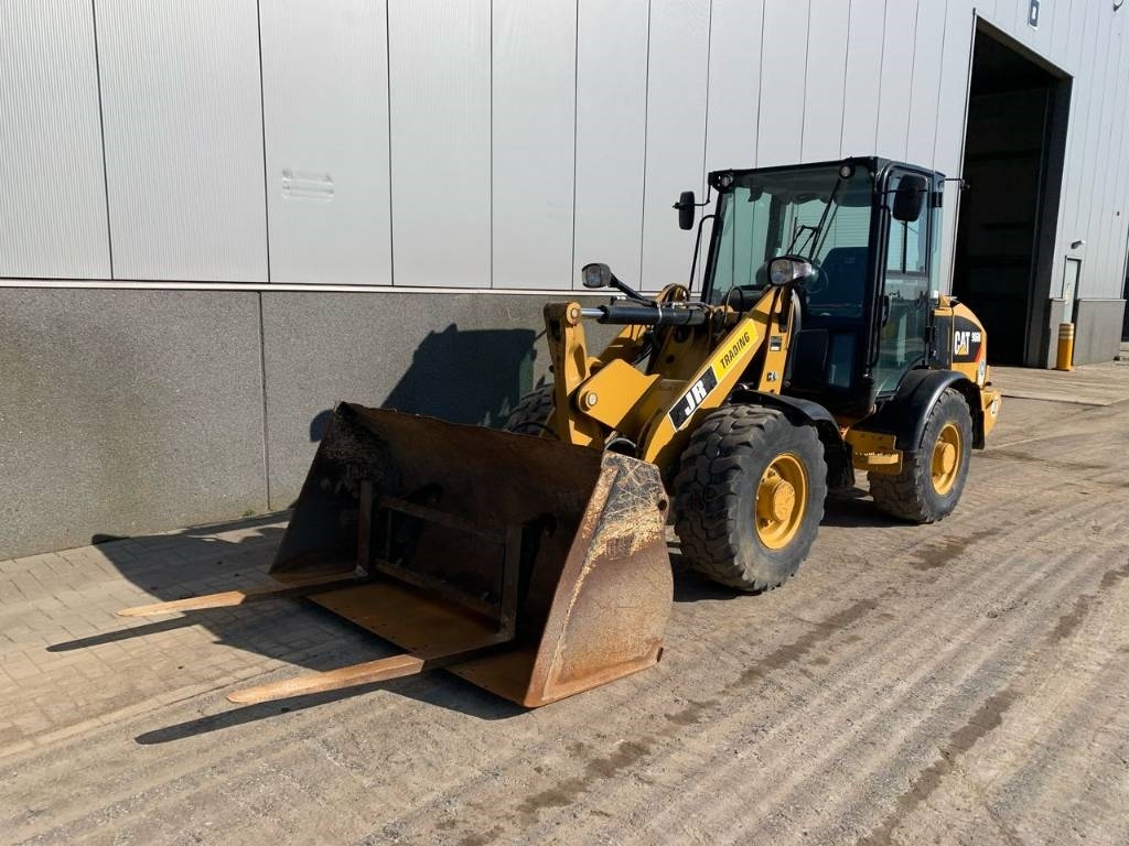 CAT 906