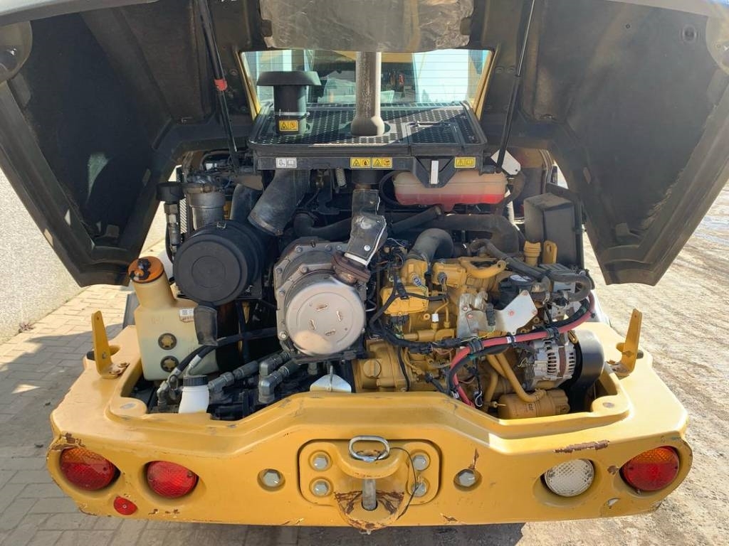 CAT 906