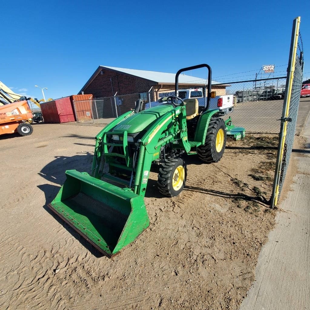 John Deere 3203