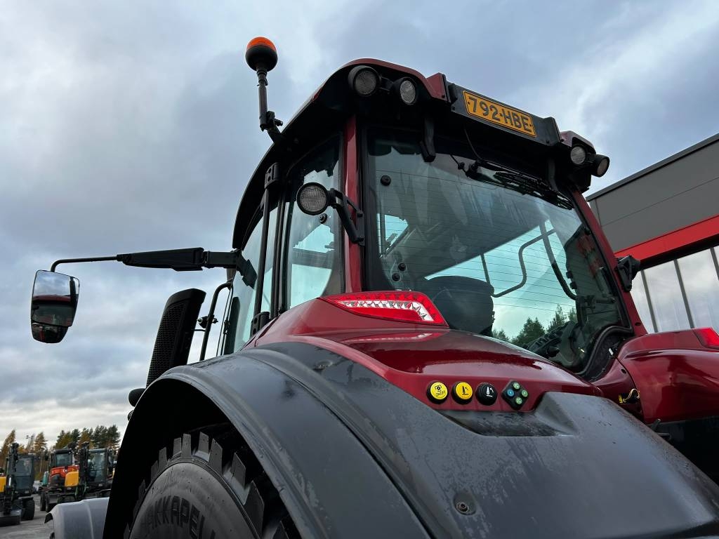 valtra-t-174ed-kuormain-jousit,11daa07e