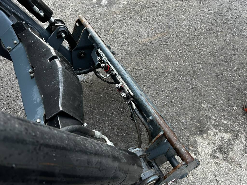 valtra-t-174ed-kuormain-jousit,3fa90a47