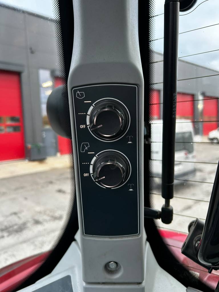 valtra-t-174ed-kuormain-jousit,707eacb4