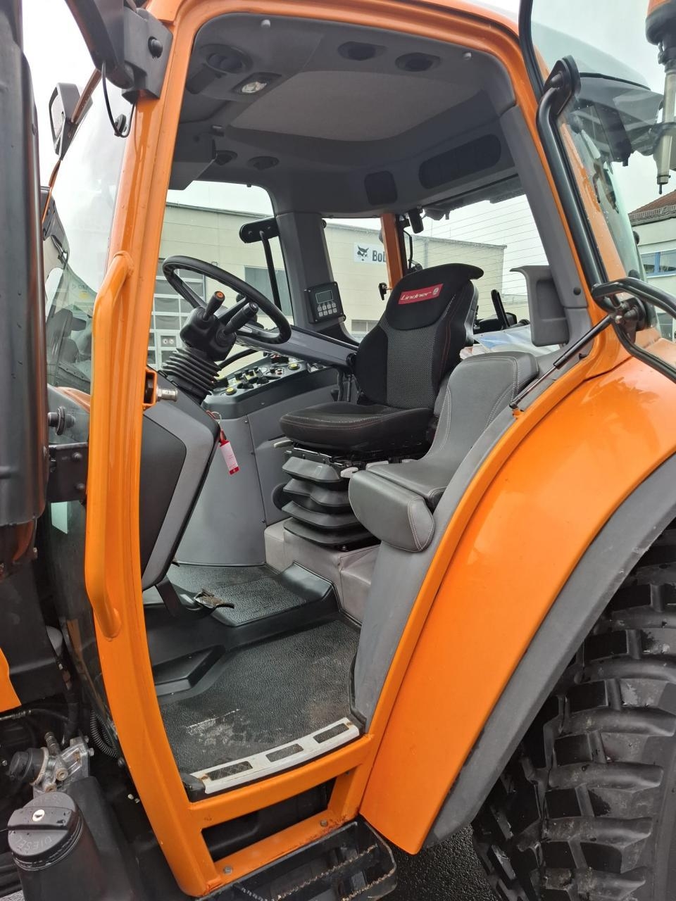 Lindner Lintrac 90 - Traktoren - Landmaschinen - Beutlhauser