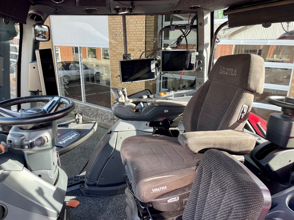 Valtra T235 S
