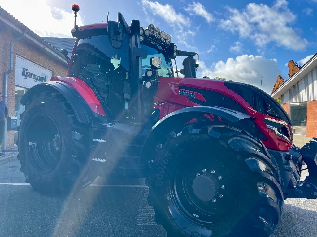 Valtra T235 S