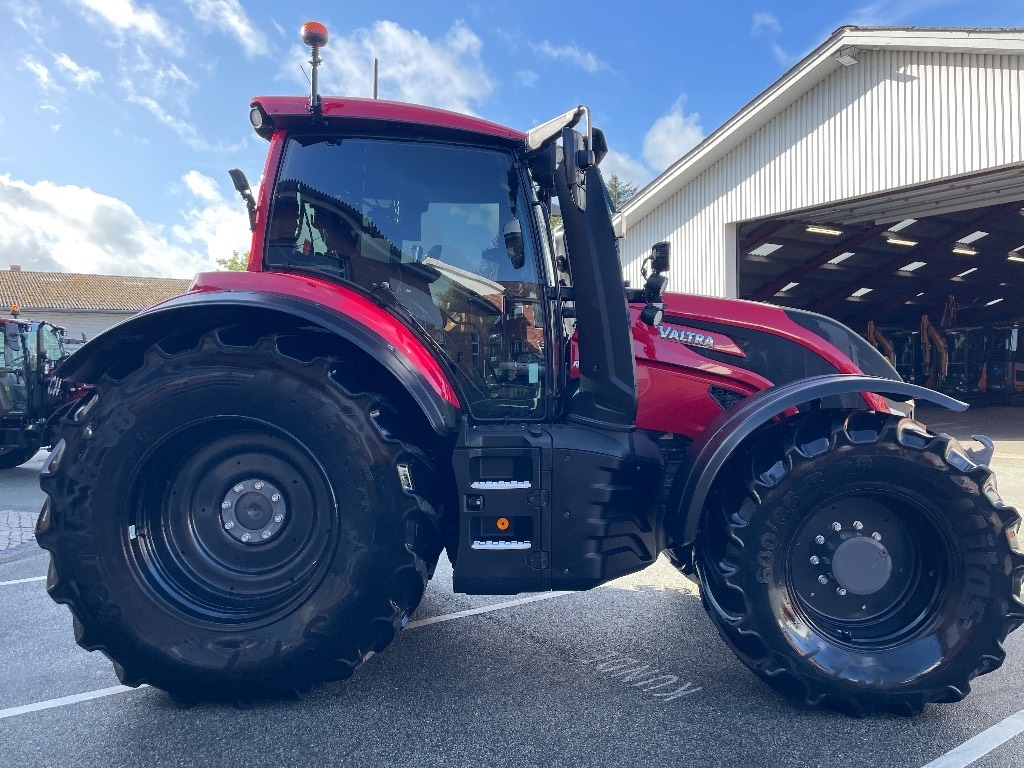 Valtra T235 S