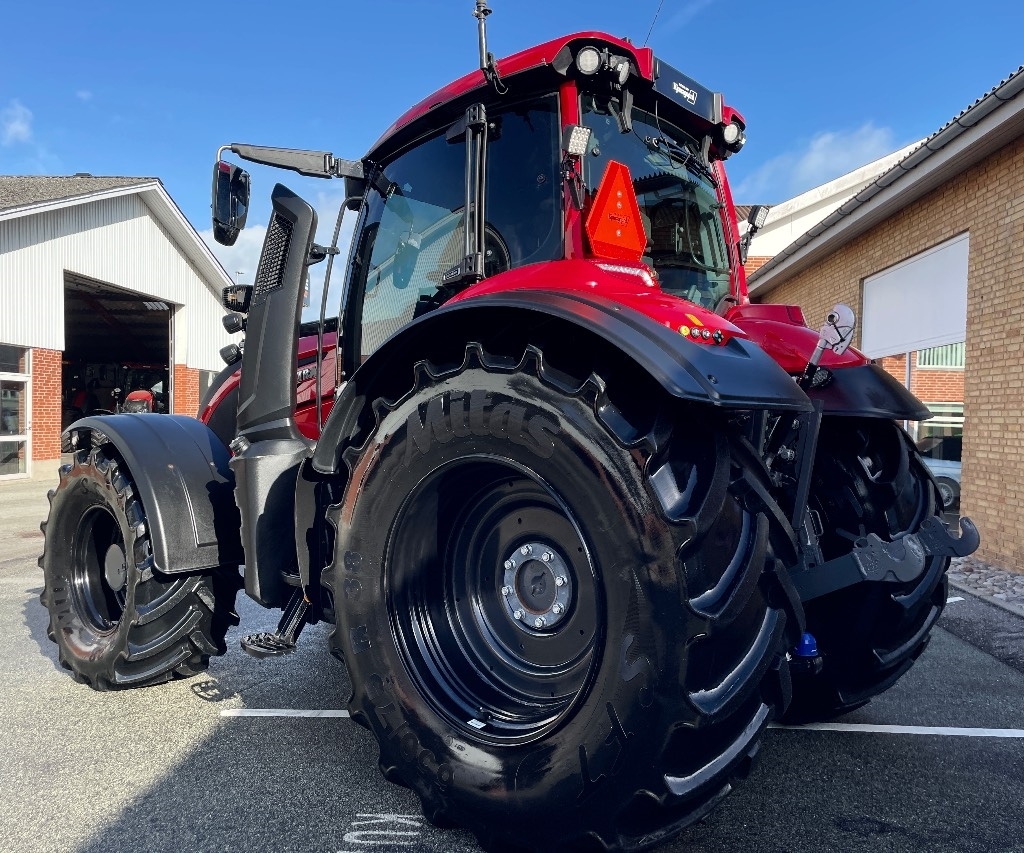 Valtra T235 S