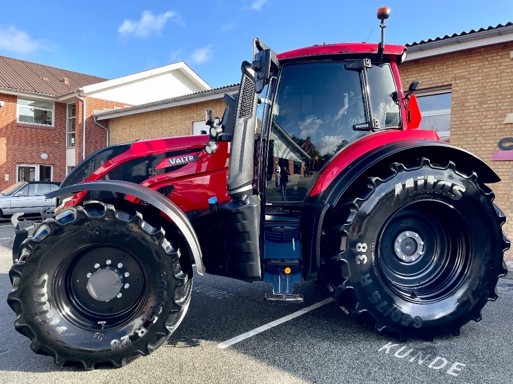 Valtra T235 S