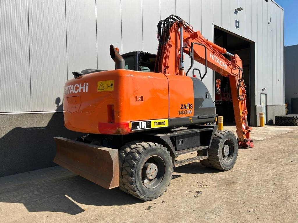 Hitachi ZX 140 W-5B