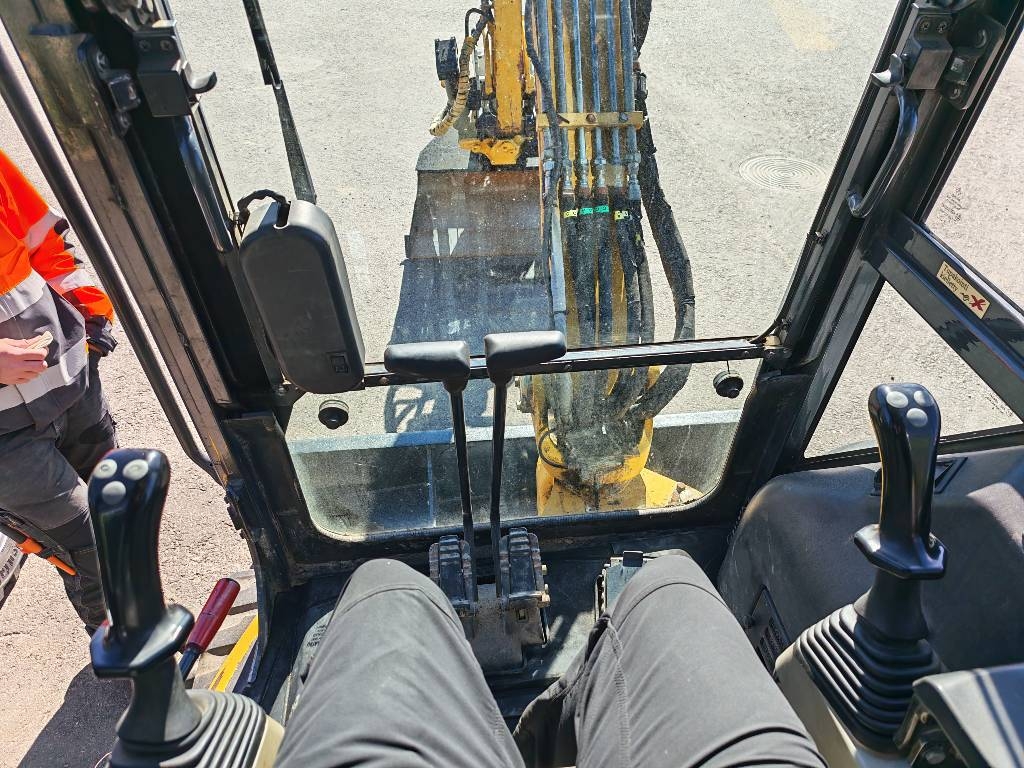 komatsu-pc-35-mr-2,4a3bbaf6