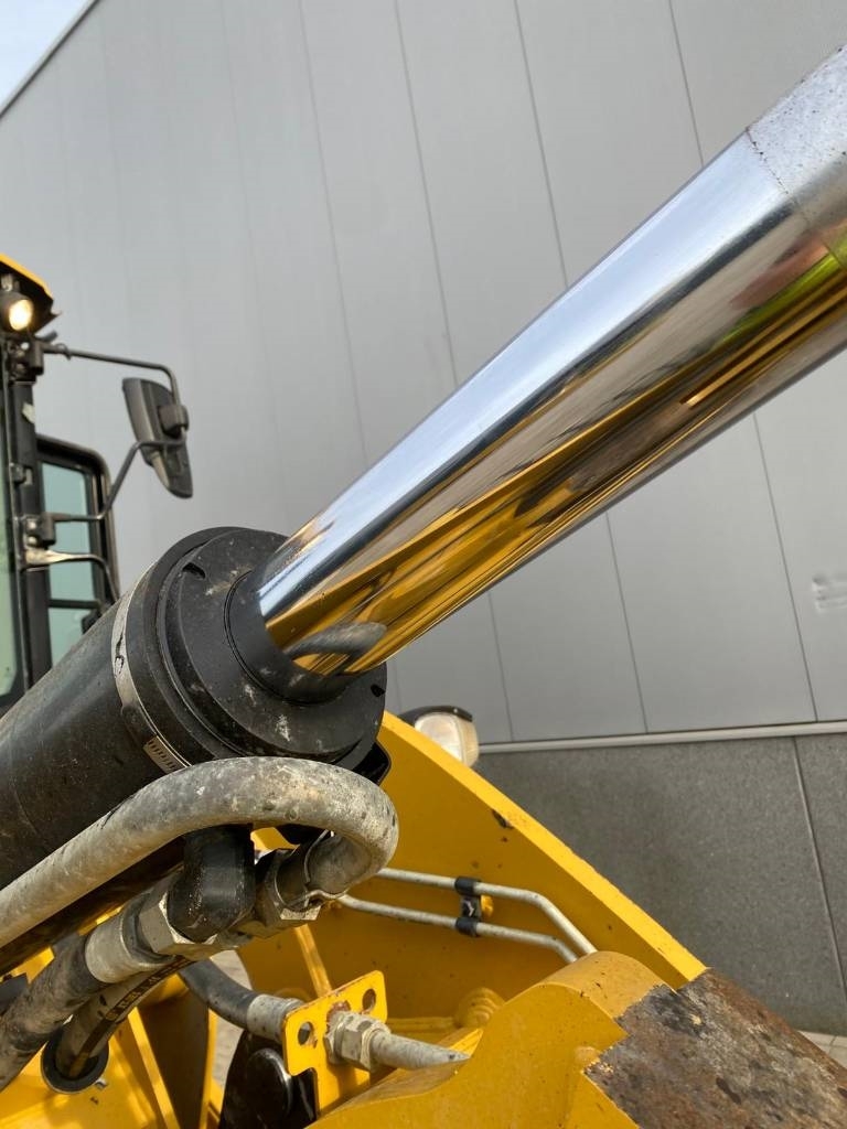 CAT 938 M (Bucket + Forks)